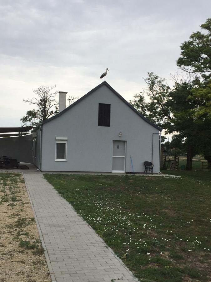 Hédervári Lovasklub Vendégház Zewnętrze zdjęcie